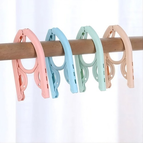 Travel coat hangers - 5/10,